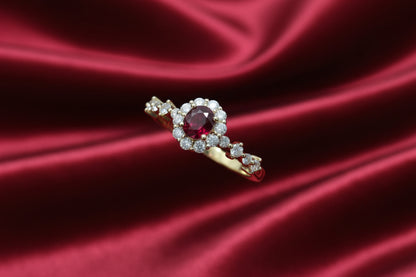 Scarlet Melody | Round Diamond Halo Setting
