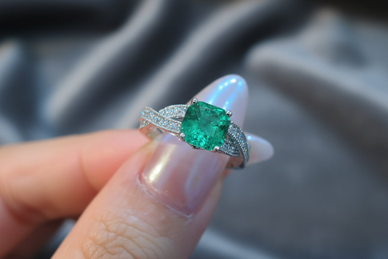 Woven Emerald Dream | Woven ring band
