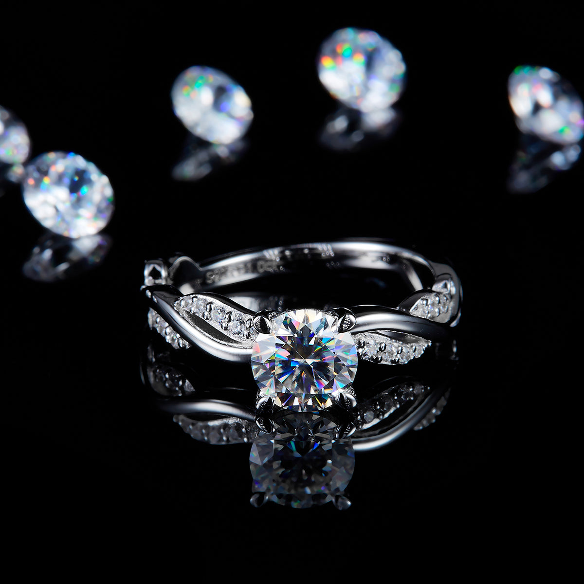 Streaming | Twisted Vine Ring