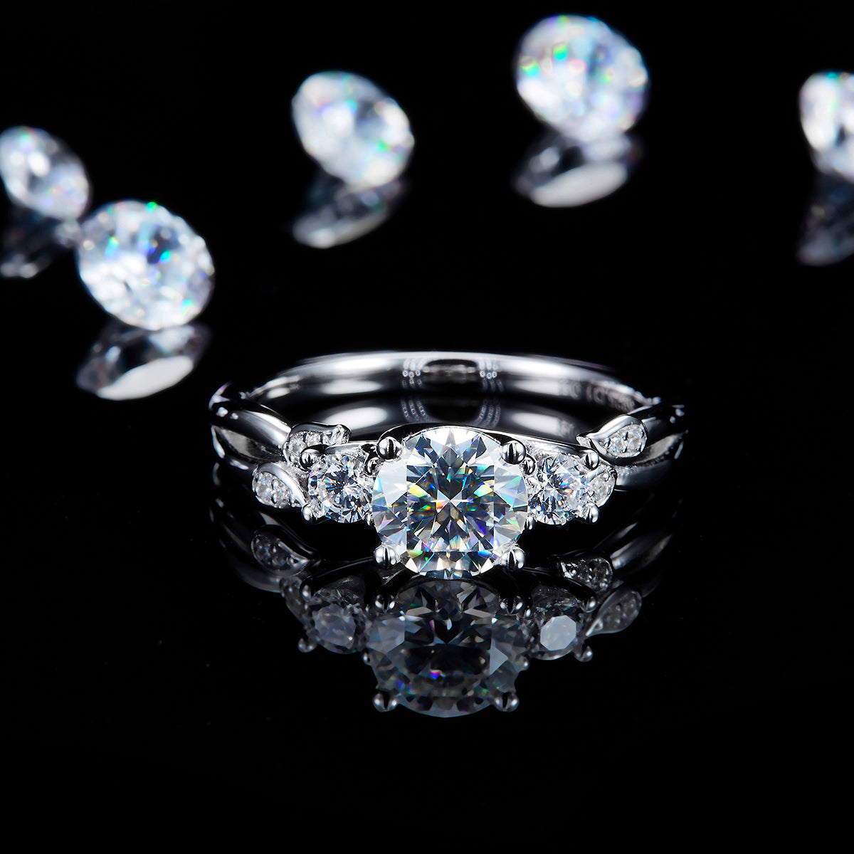Dew | Teardrop Swirl Ring