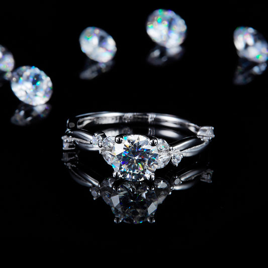 The Wandering Love | Intertwined Vine Ring