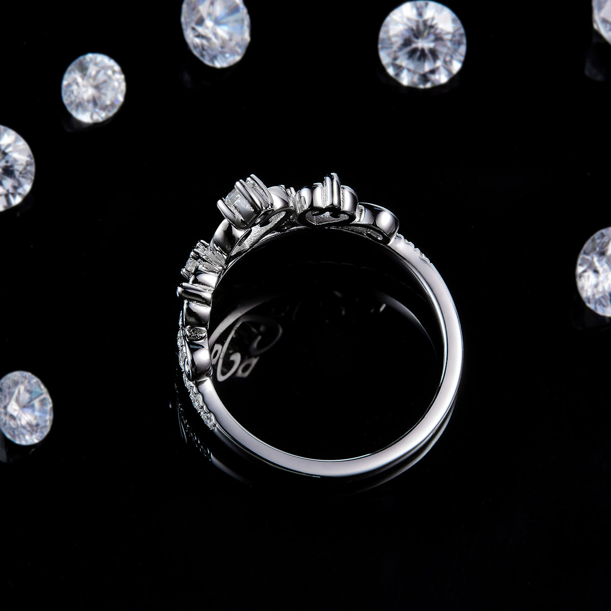 Crest | Heart Tiara Ring