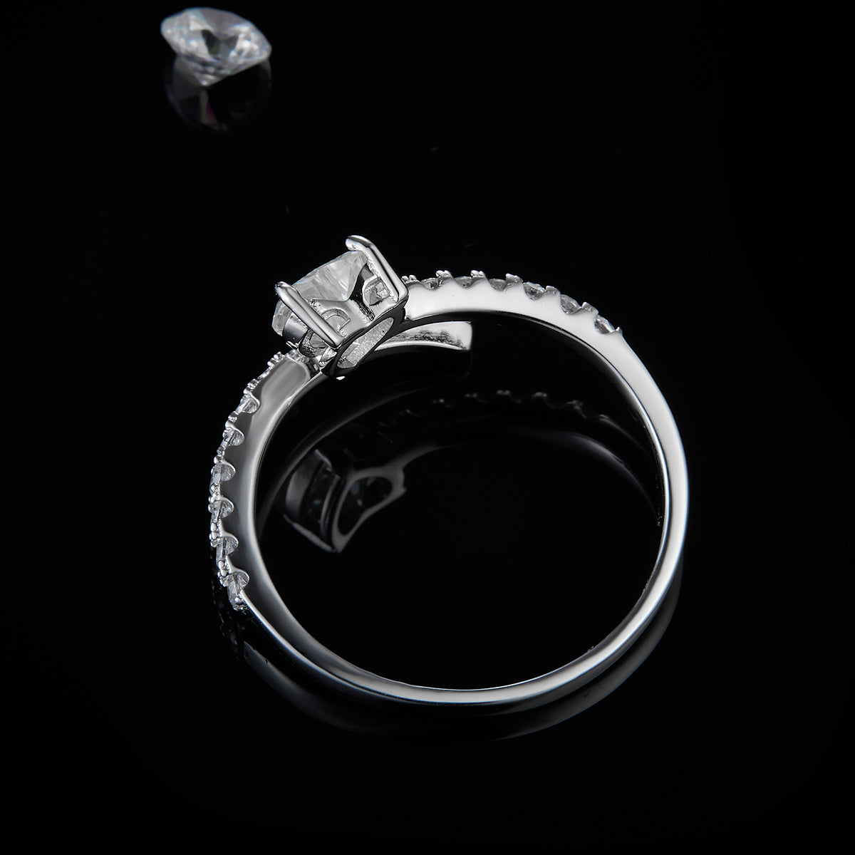The Encounter | Criss-Cross Heart Ring