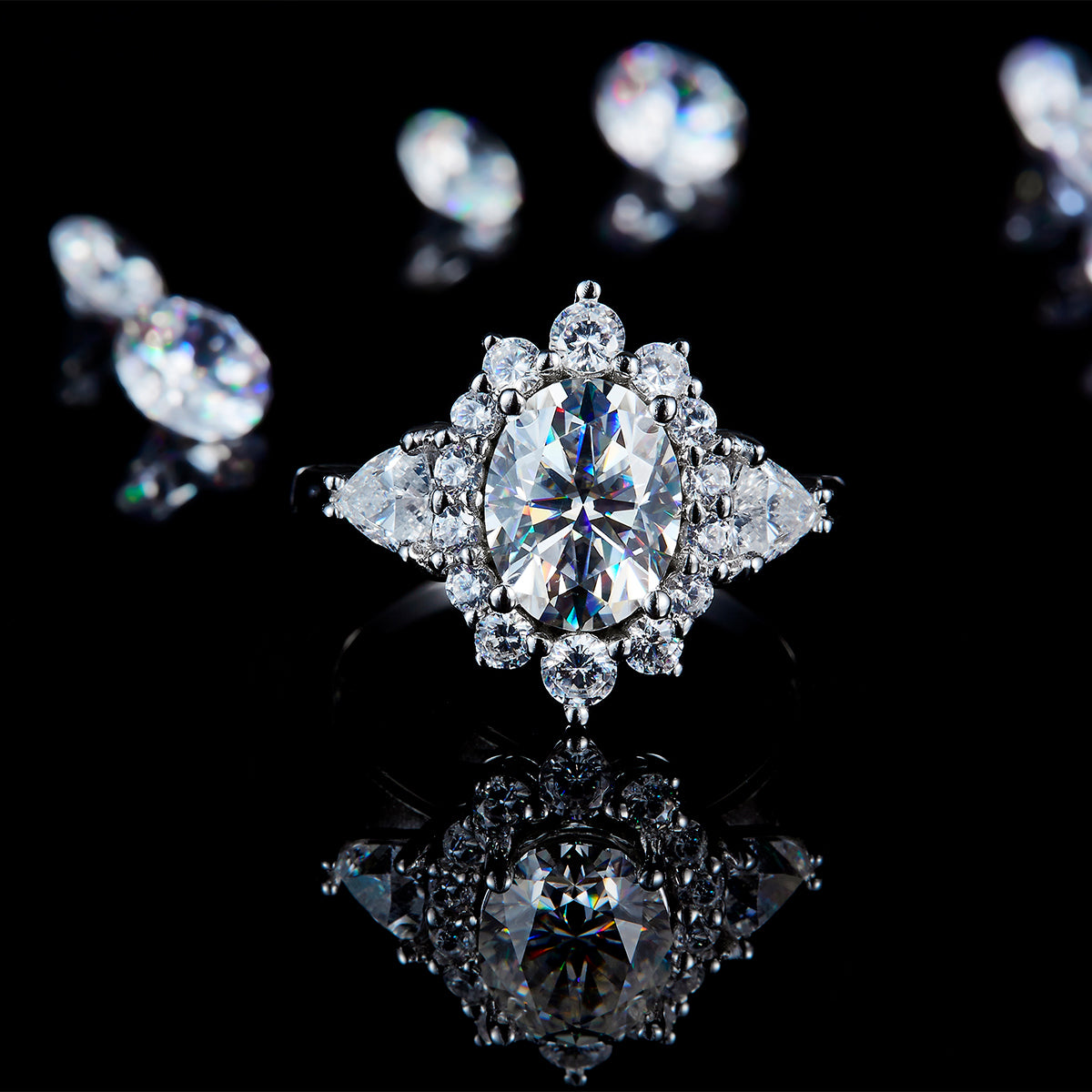 Full Bloom | Oval Cluster Halo