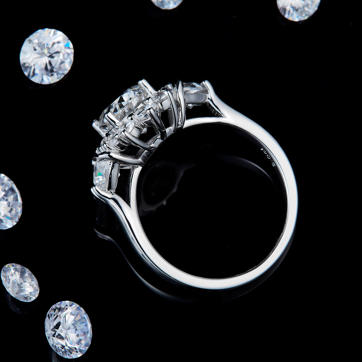 Full Bloom | Oval Cluster Halo