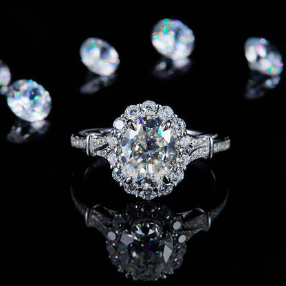 Streaming Light | Oval with Pavé Band