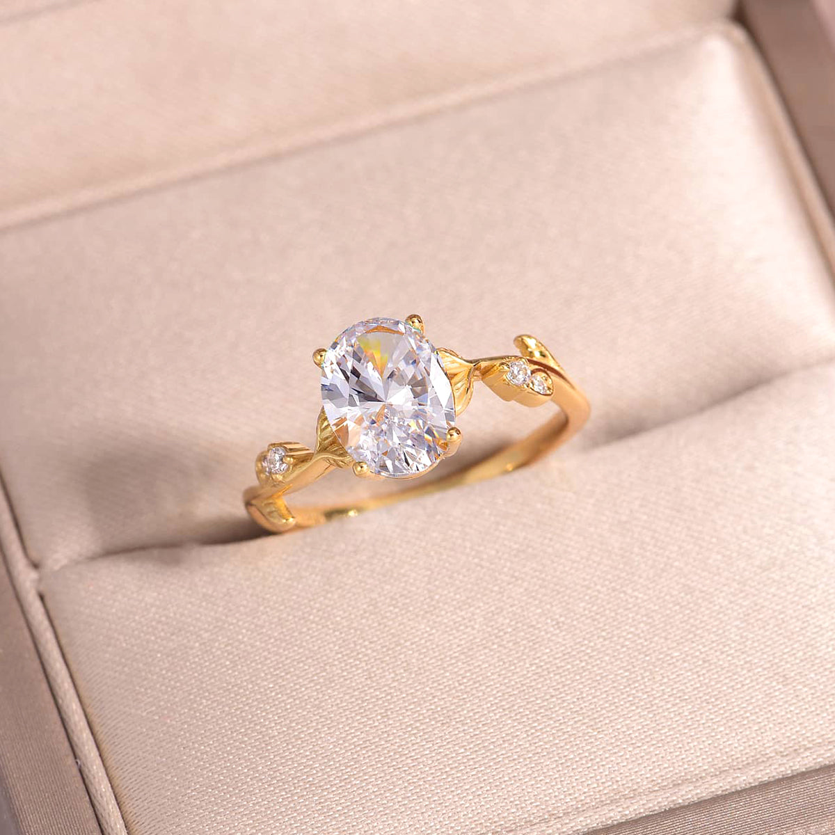 The Gilded Vine | Oval Botanical Ring