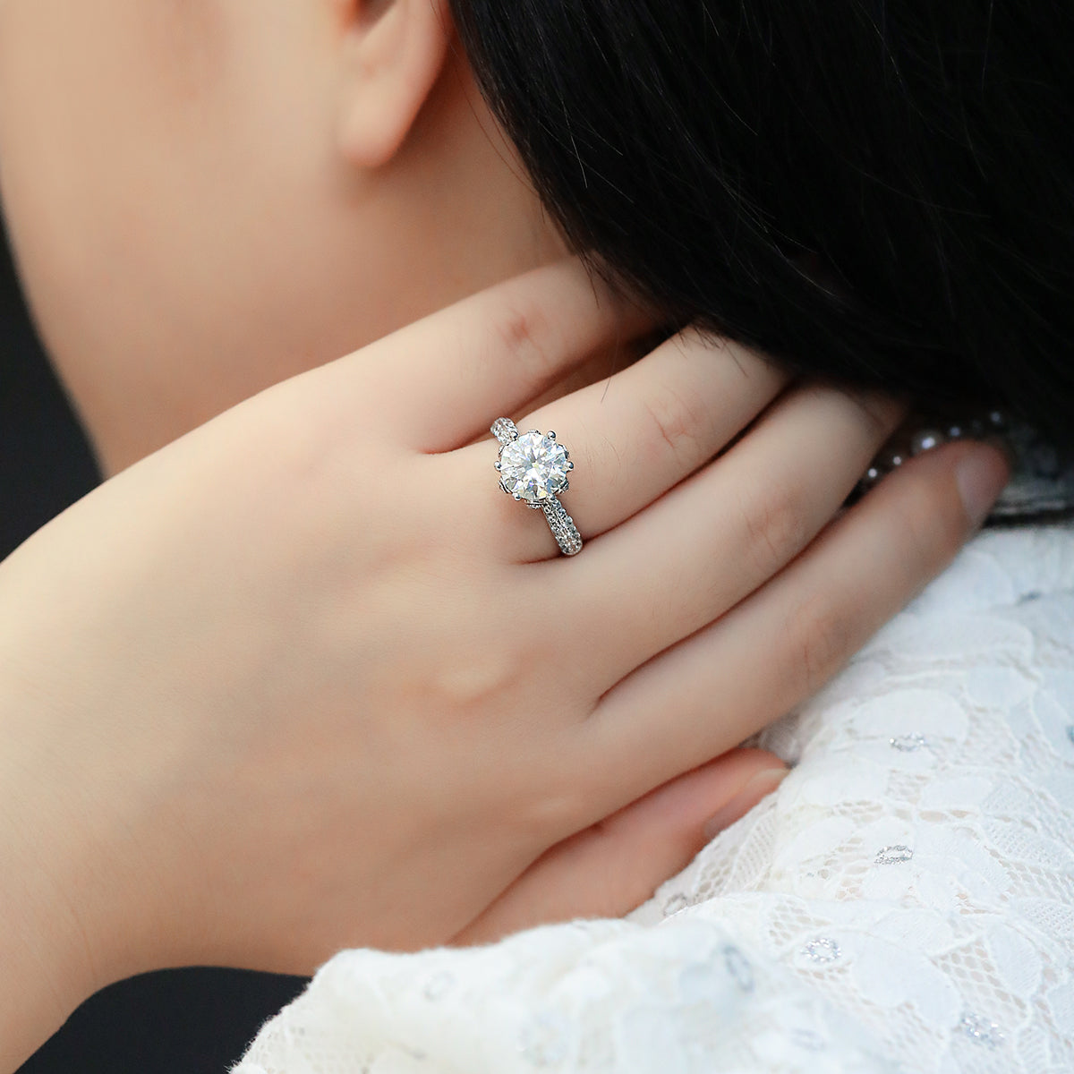 Blooming Radiance | Pavé Petal Setting