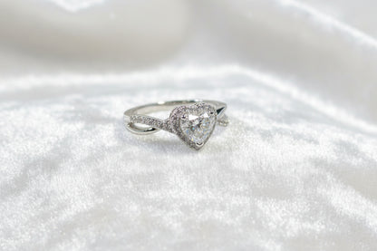 Heartbeat Path | Heart-Shaped Cut Diamond Ring Setting