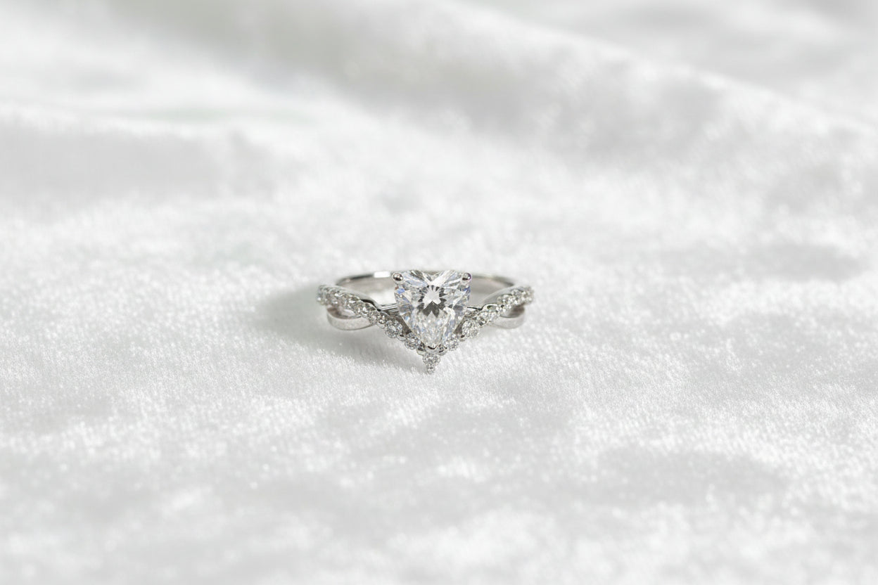 Leaning Heart | Wavy Twist Arm Heart Cut Diamond Ring Setting