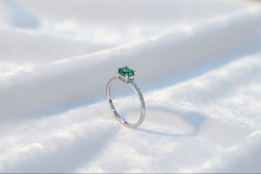 Four-Prong Simple Gemstone Ring Setting