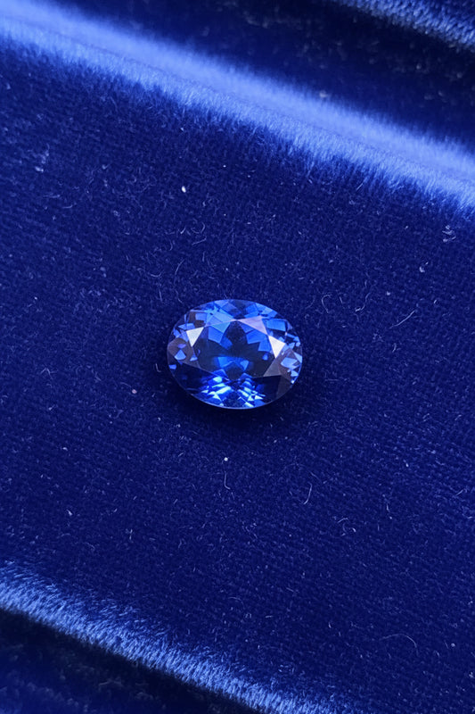 實驗室皇家藍寶石 （1克拉起）